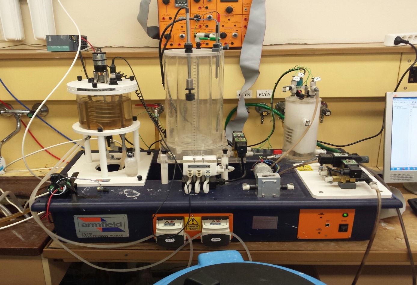 Laboratórny chemický reaktor Armfield PCT40